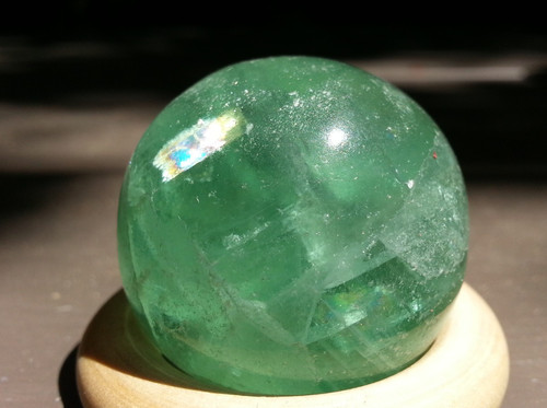 Grüner fluorit kugel 68g - grüner,